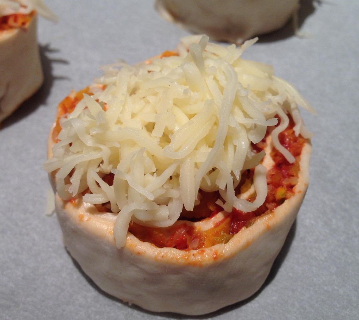 Pizzaschnecke fertig fürs Überbacken