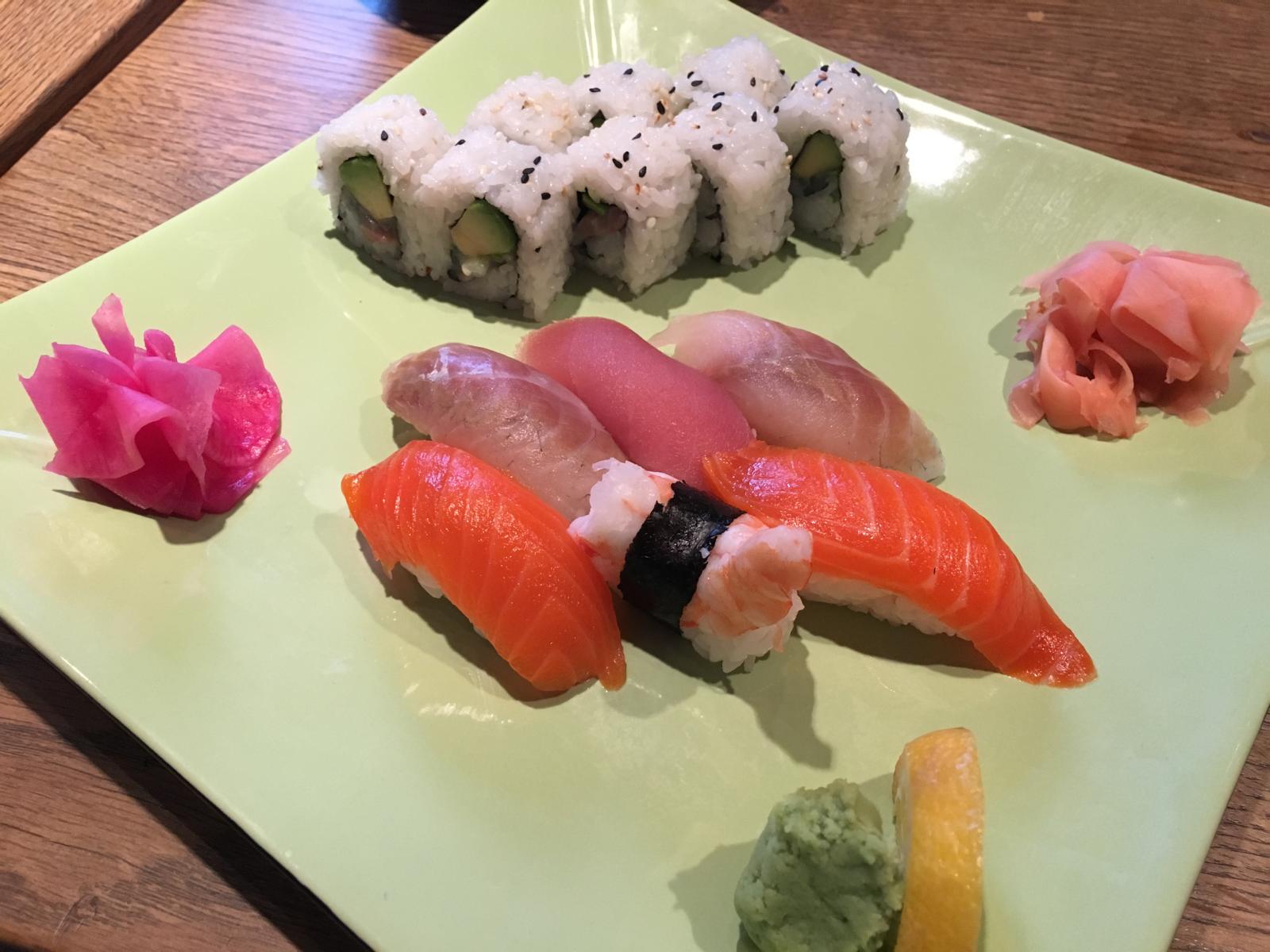 Sushi ist Sushi - sicher nicht. Hier stimmt die Aufmachung, Abwechslung und es ist sehr gute Qualität