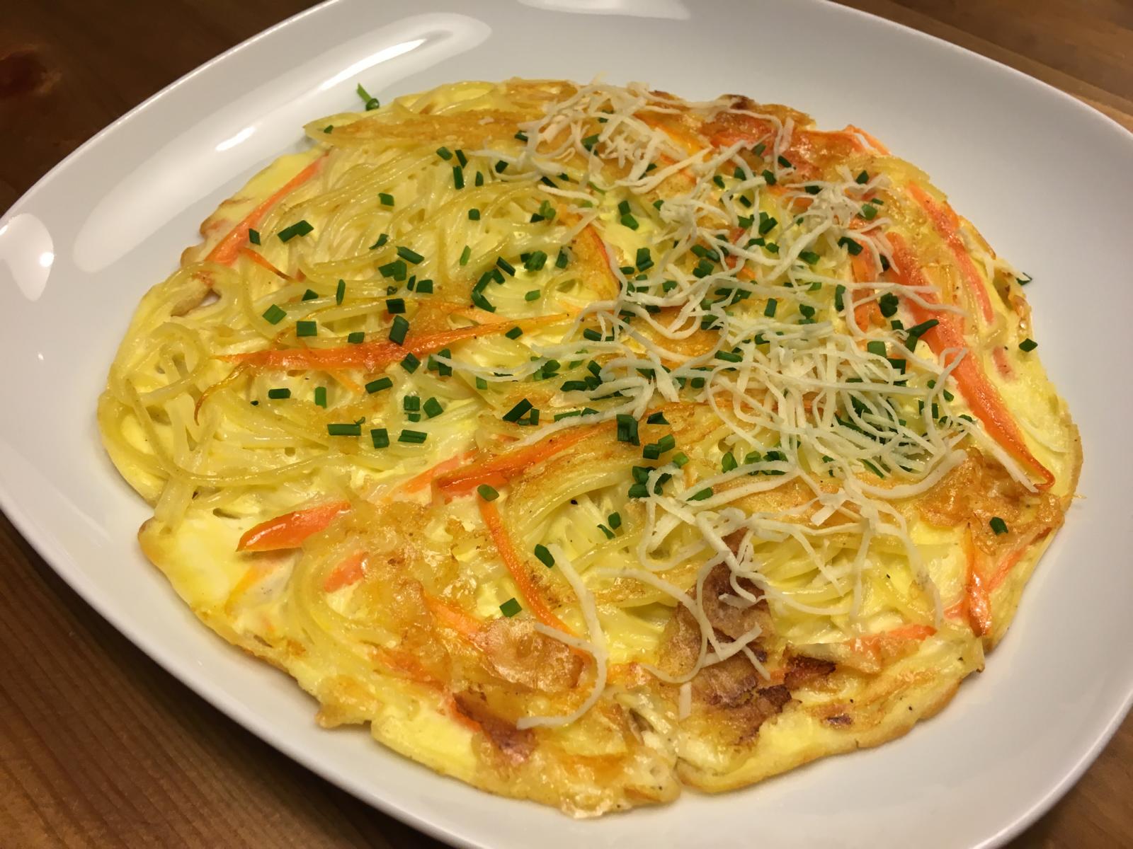 Fertig - Spaghetti-Käse-Omelette