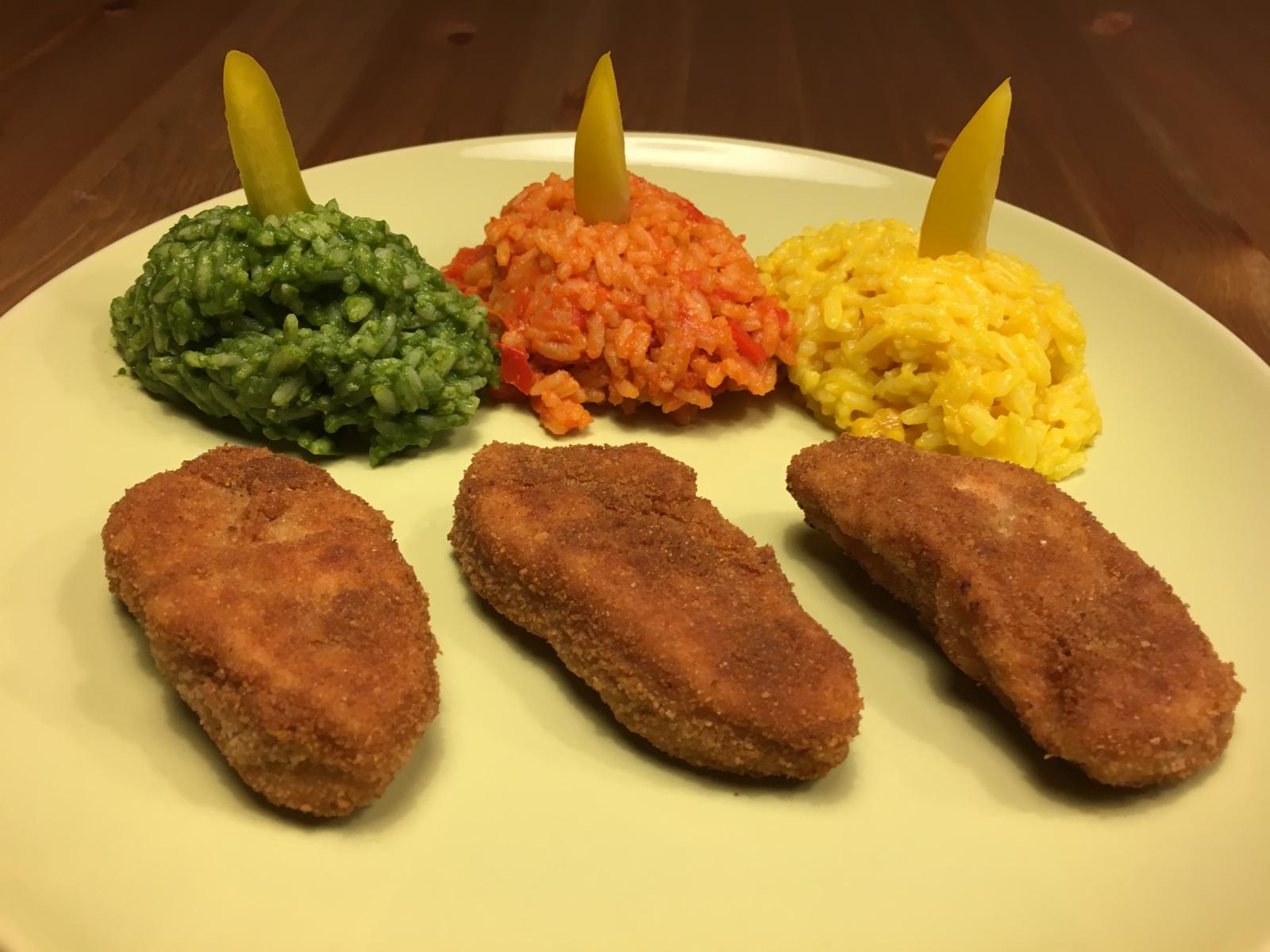 In Reih und Glied - 3-Farben-Reis und Nuggets oder Fischstäbchen - Selbermachen ist besser ;-)