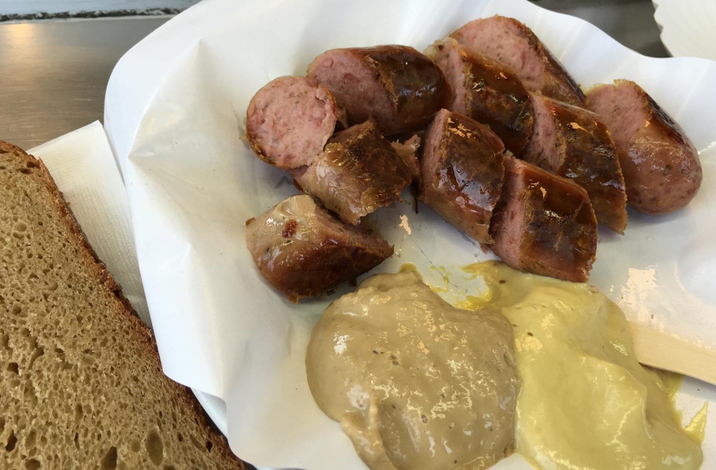 2te Runde Bratwurst, die einfach besser ist als eine Standard-Wurst.