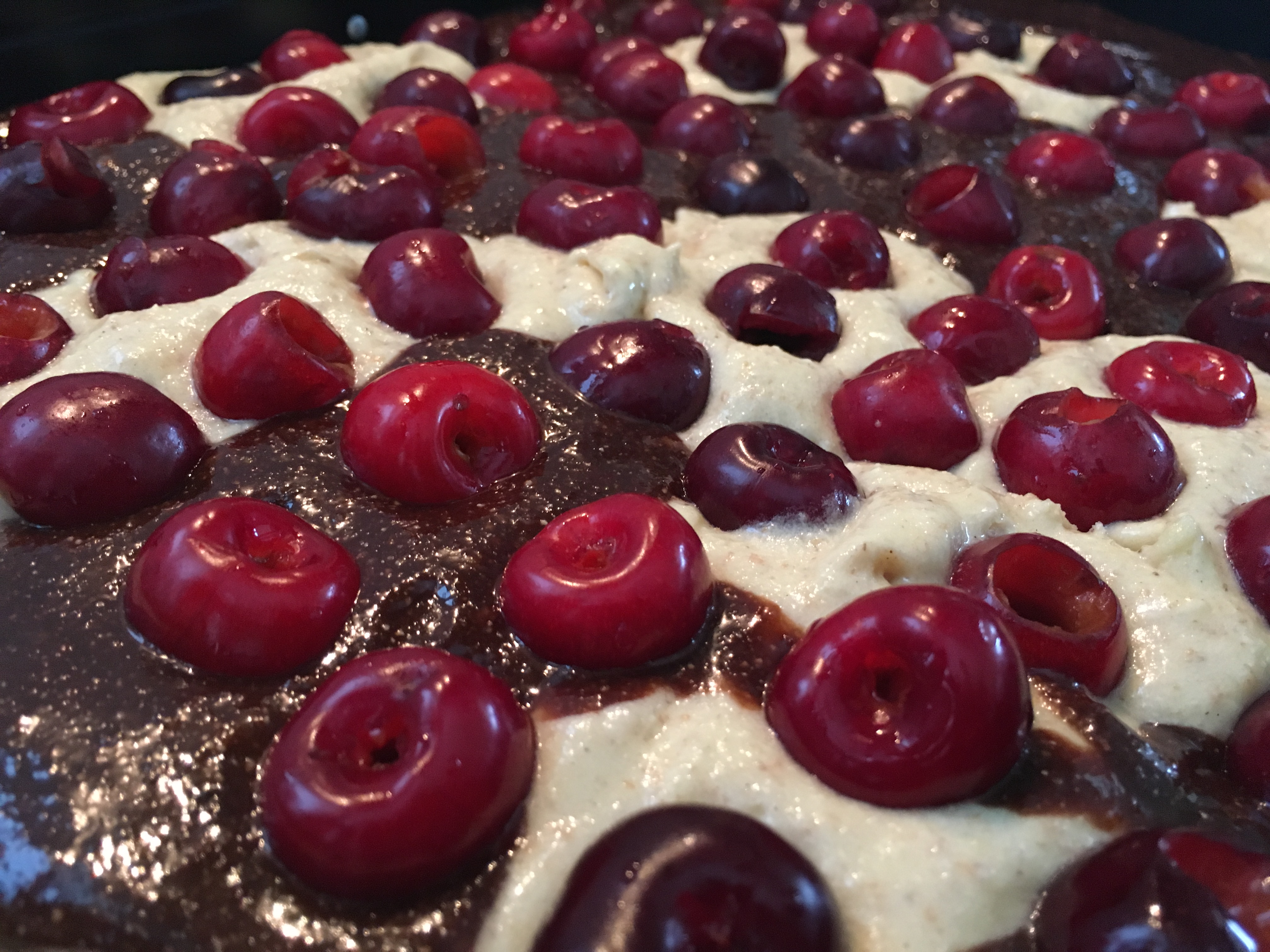 Schoko-Vanille-Kirschkuchen mit vielen Kirschen