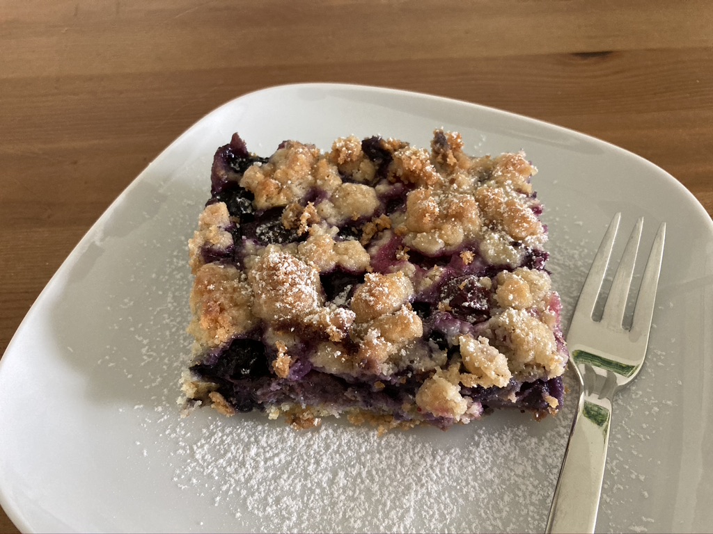 Schmeckt auch aus dem Kühlschrank richtig gut und sogar aus dem Tiefkühlfach lässt sich rasch was für die Kafeerunde zaubern